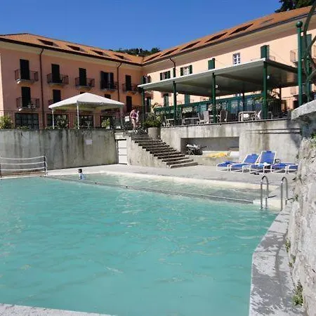 Sleeps 4 Pool Meina