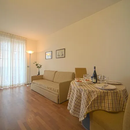 Διαμέρισμα Sleeps 4 Pool *