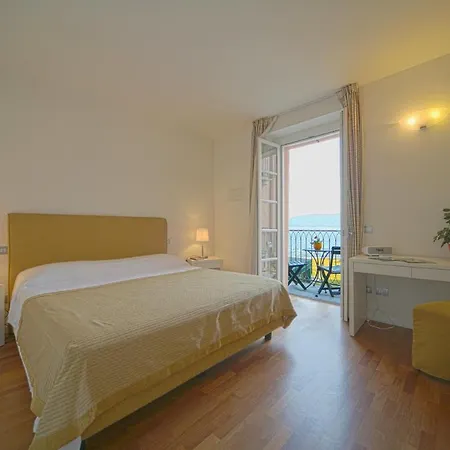 Sleeps 4 Pool Appartement Meina