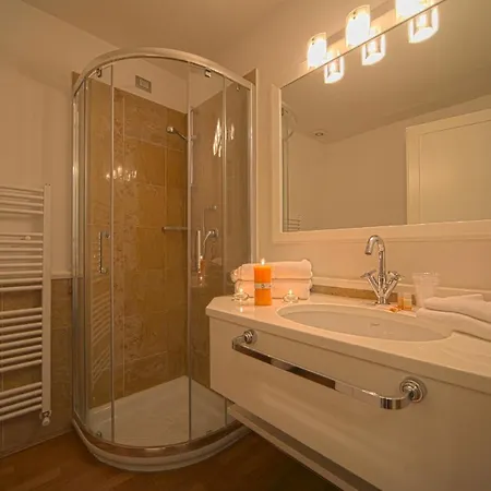 Sleeps 4 Pool Meina